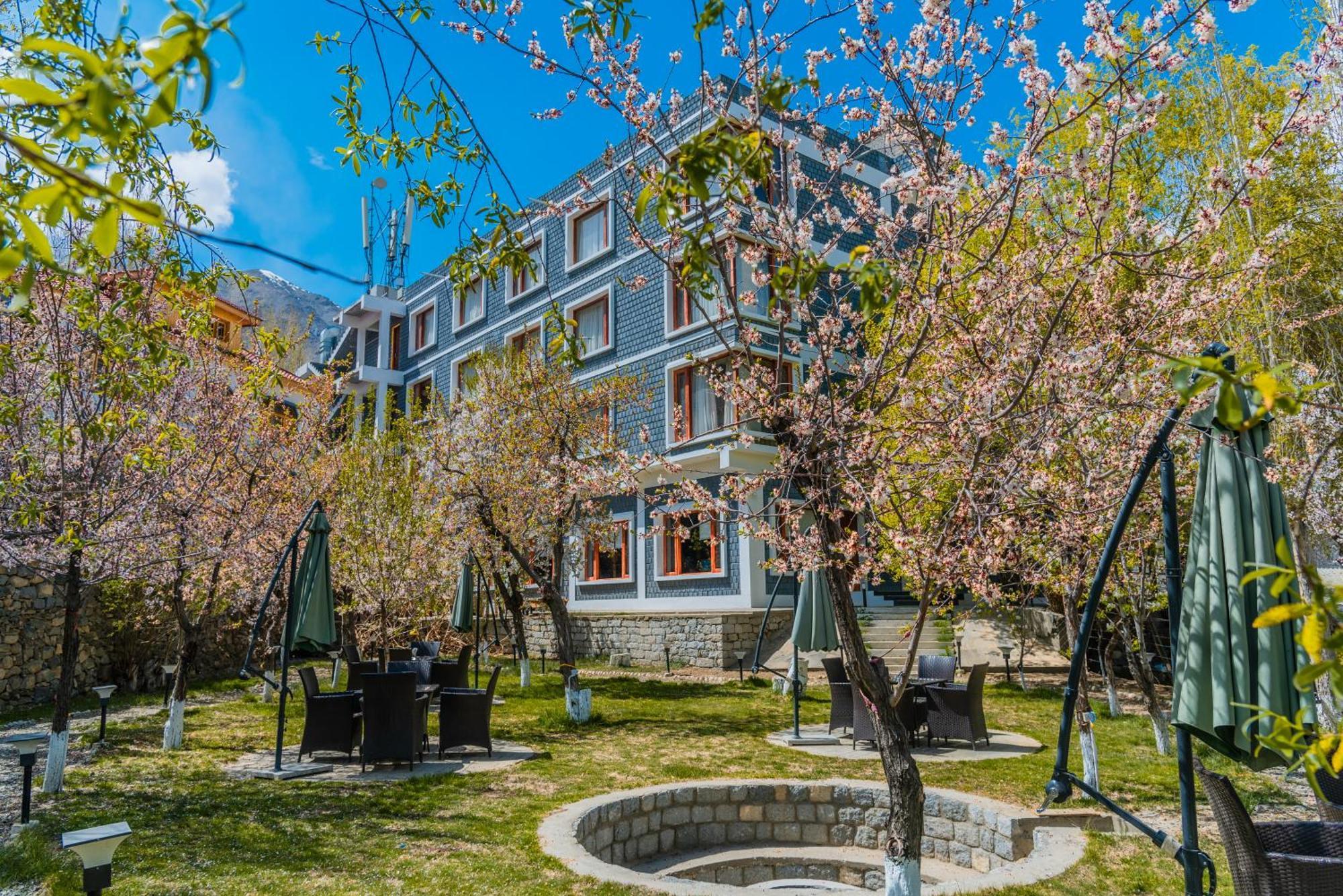 Hotel The Kargil Exterior foto