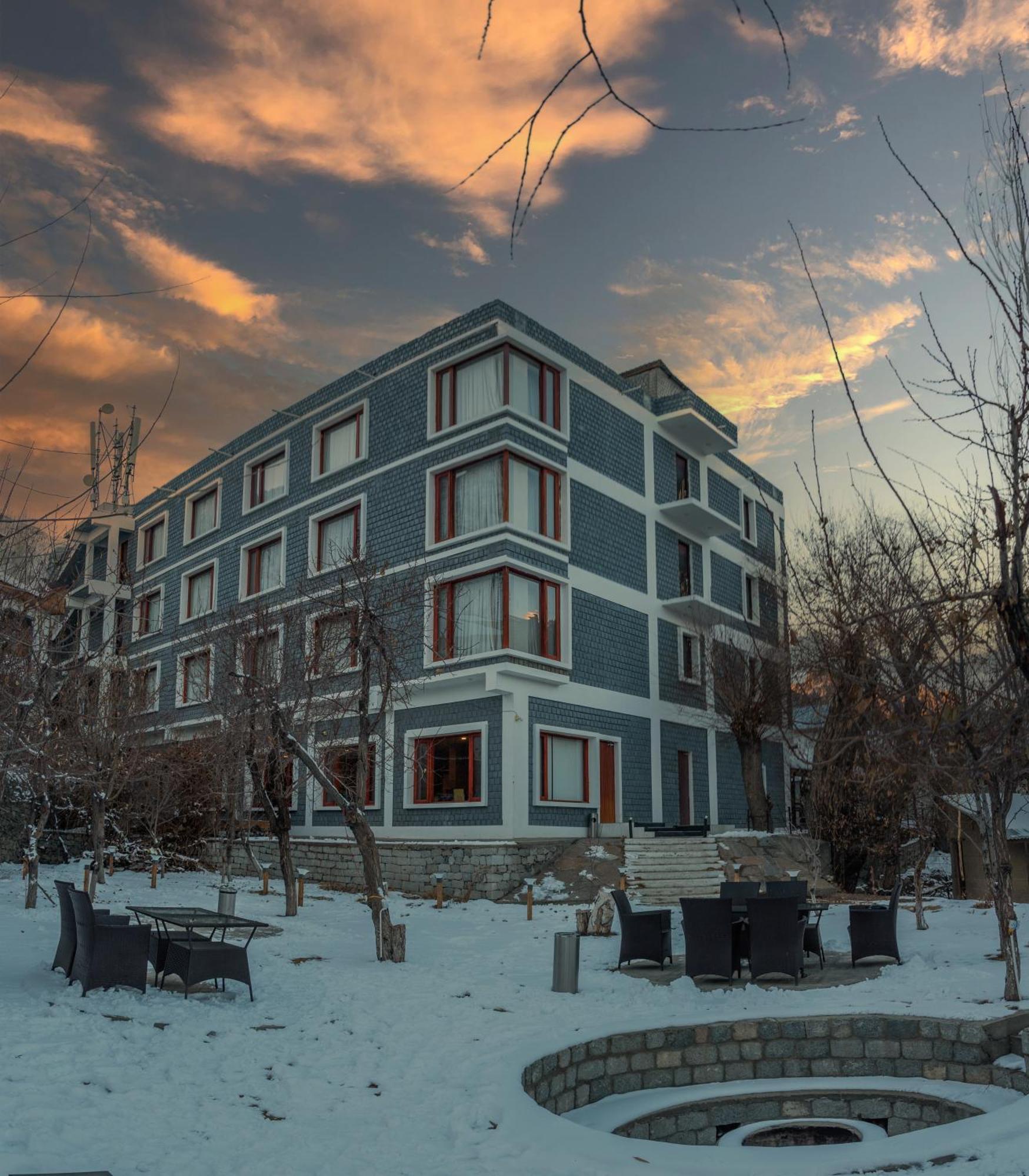 Hotel The Kargil Exterior foto